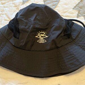 Rip Curl Black and White Hat with Wide Brim and Casual Style